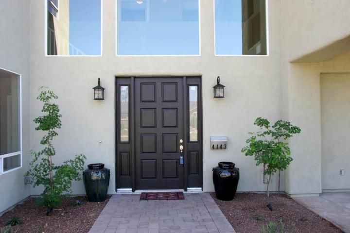 Minnnezona-Front-door